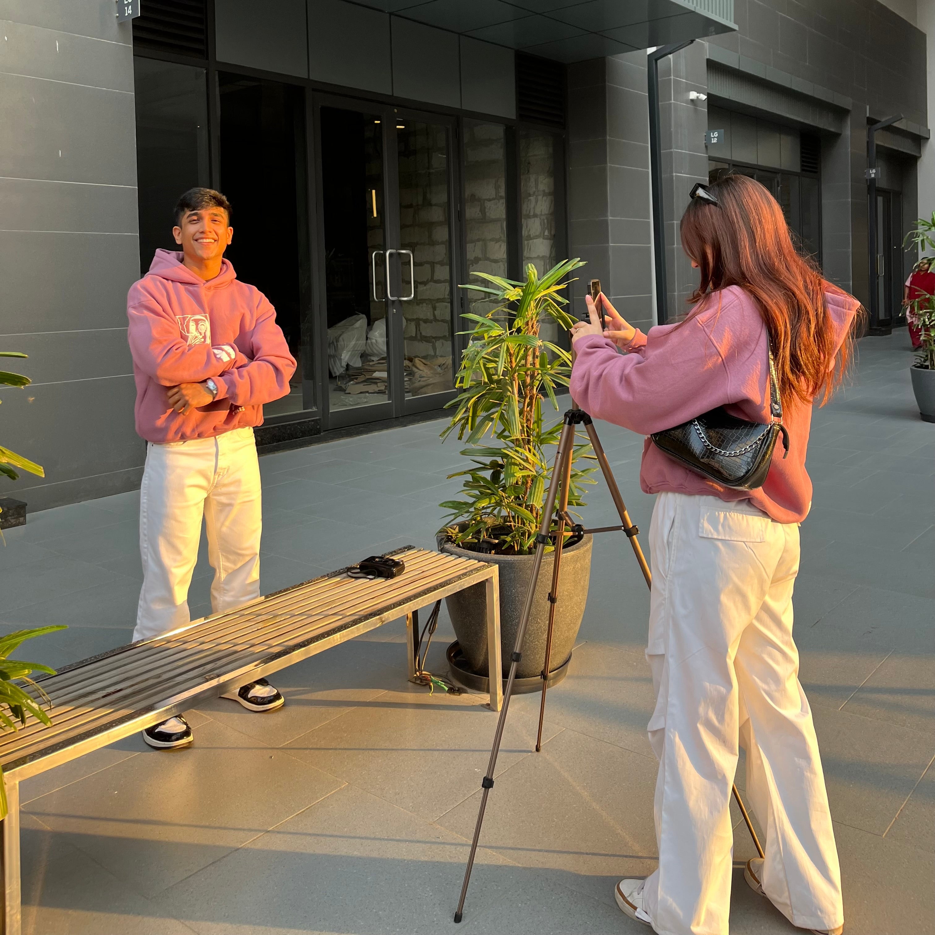 LIFE IS WILD - HOODIE