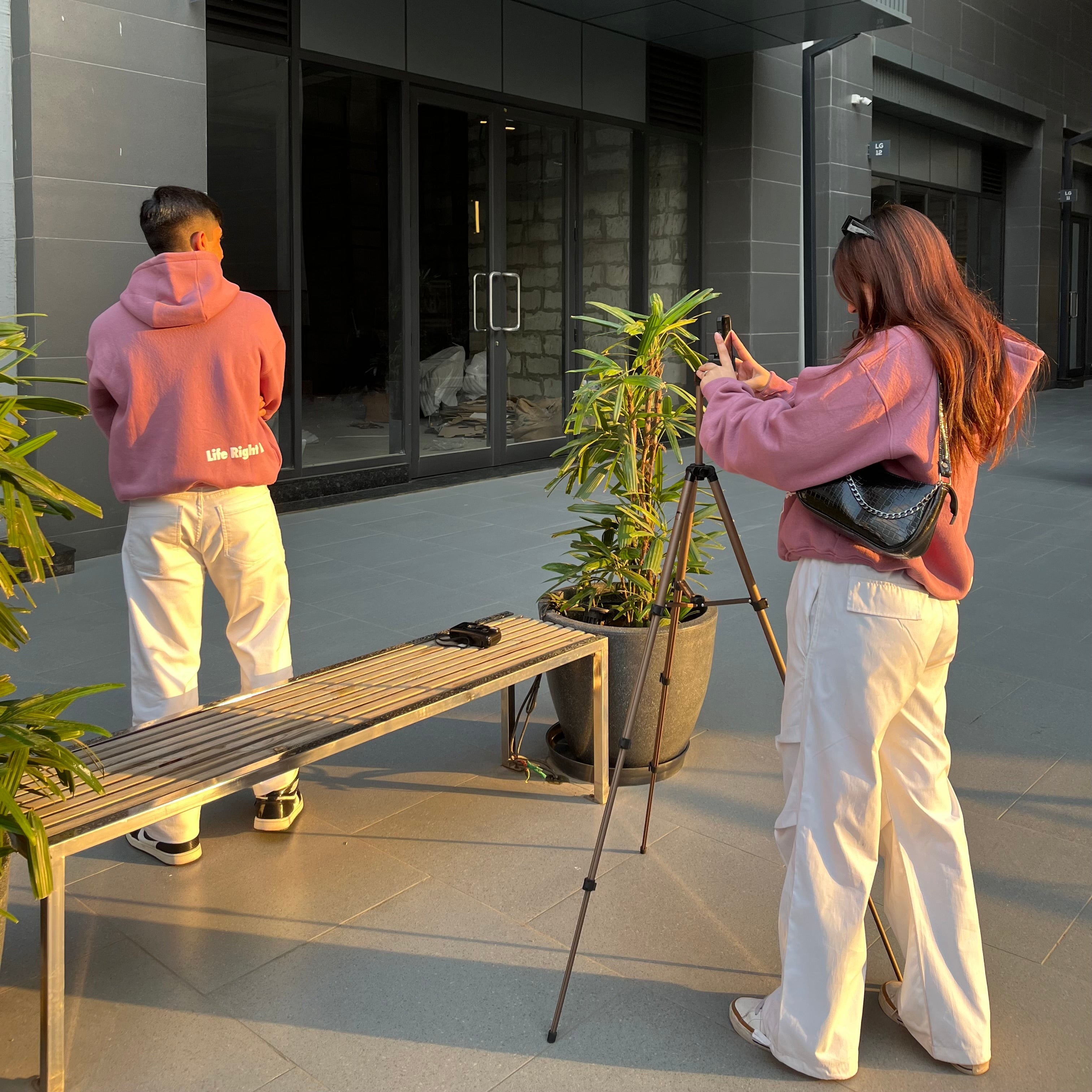 LIFE IS WILD - HOODIE