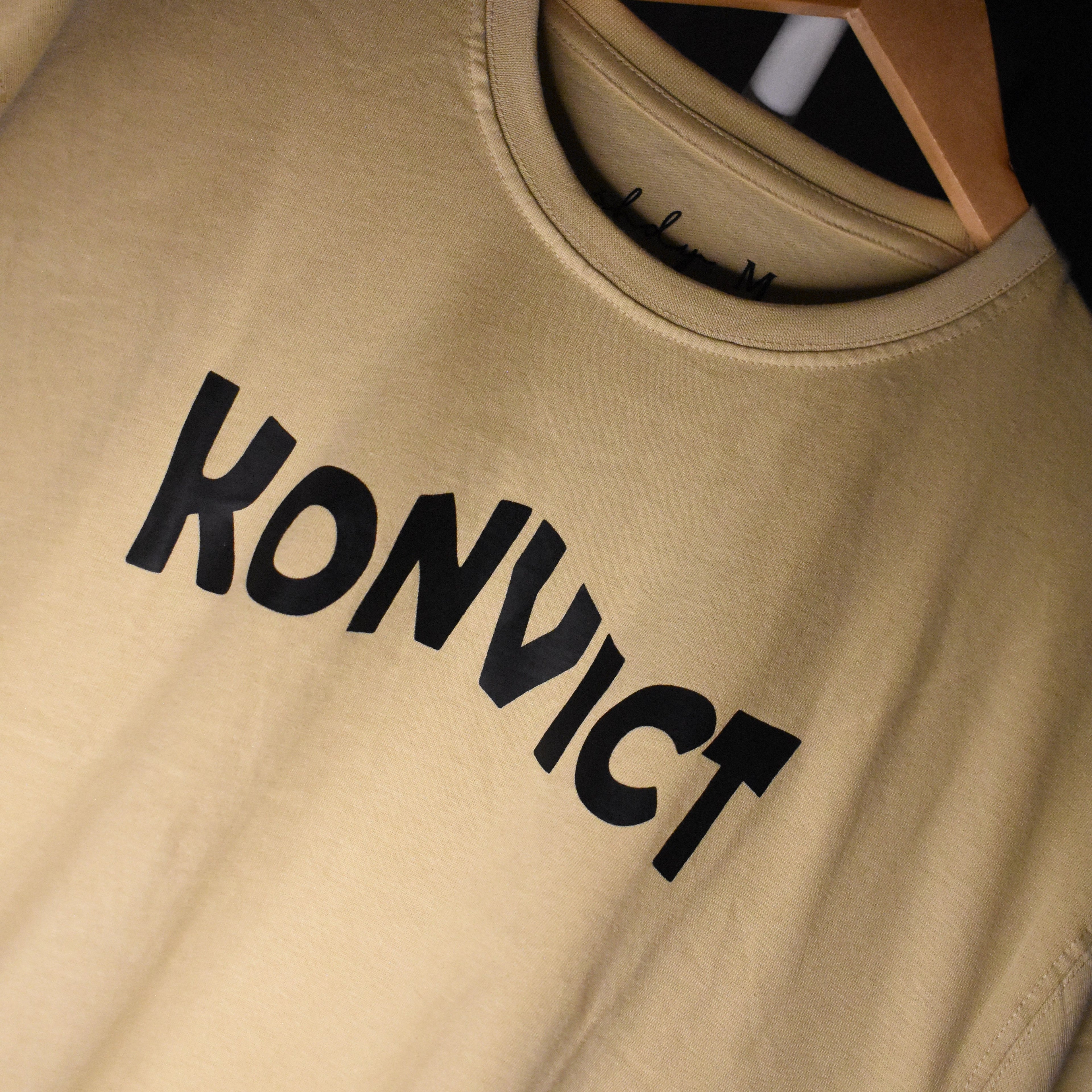 KONVICT TSHIRT